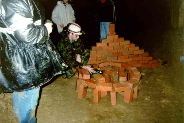 rudloe underground brick stonehenge.jpg (21513 bytes)